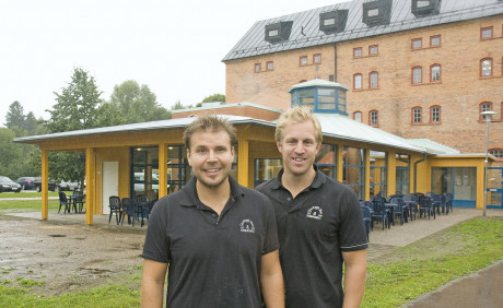Magnus Thor och Clas Abrahamsson vid restaurang Gustafsbro i G&auml;vle. Foto: P-E J&auml;derberg.