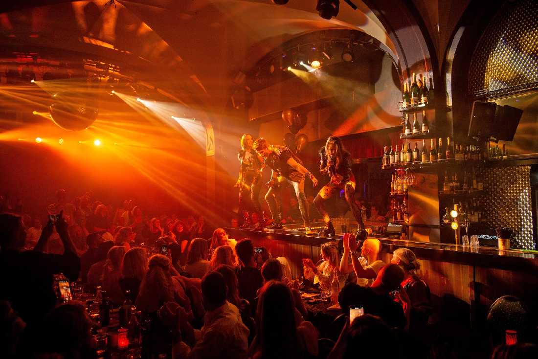 Några datum kvar för julbord med succéshowen på Hits